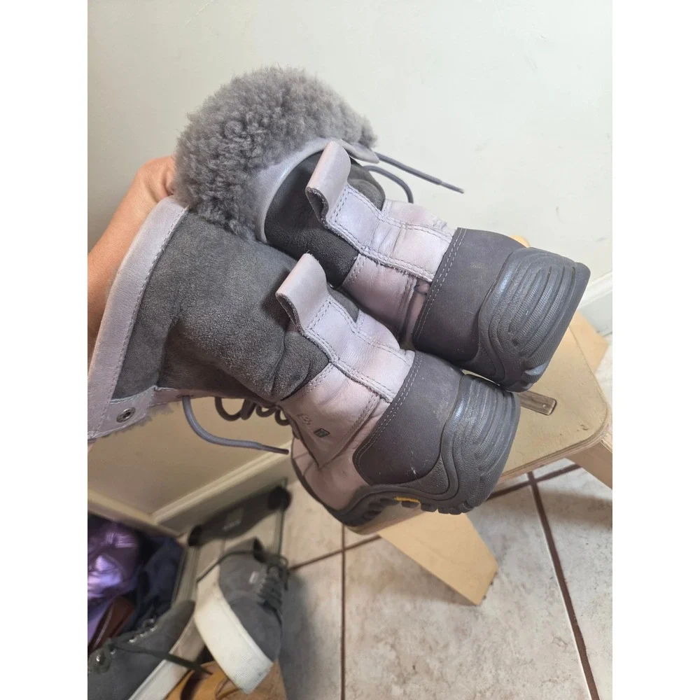 UGG australia adirondack